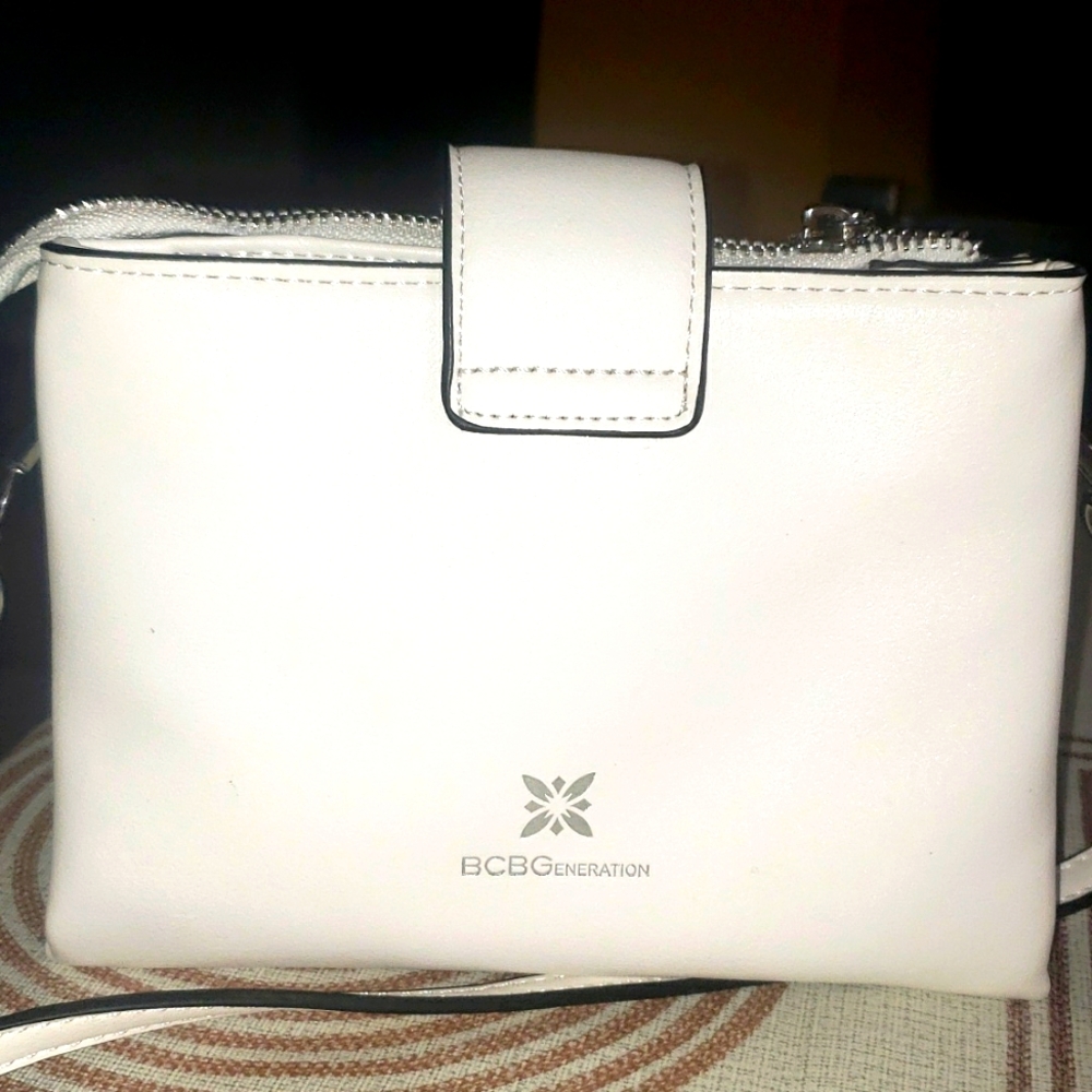 BCBGeneration small purse messenger bag like new white